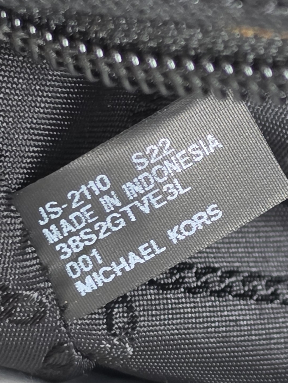 Michael Kors Jet Set Large Black Shoulder Bag - Picture 6 of 9